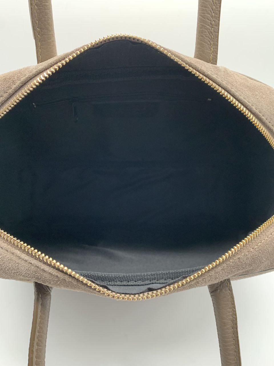 Sac en cuir suédé italien aux détails raffinés — Modex™